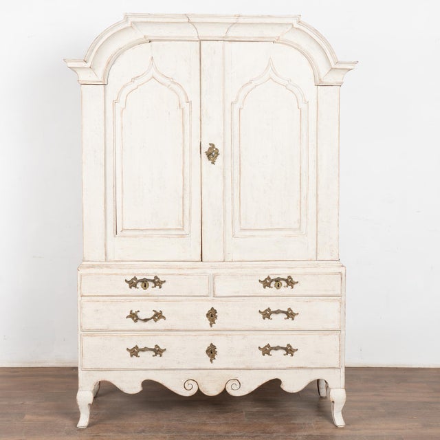 Gustavian (Swedish) 18th Century Large Swedish Pine Wedding Cabinet Painted White For Sale - Image 3 of 15