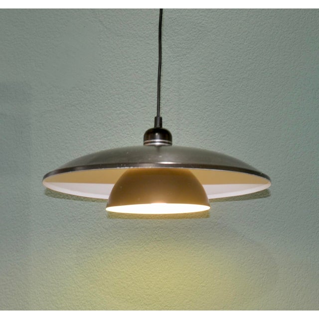 Altura total de la lámpara 170 cm. Señales del paso del tiempo en la pintura Up to 250V (Europe/UK Standard).The wiring of...