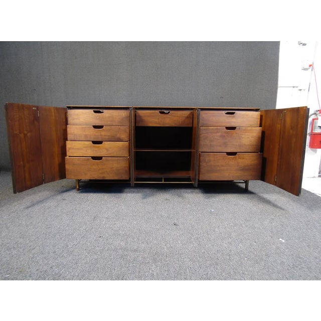 Mid-Century Modern Sideboard by Johnson Handley Furniture Co. For Sale In New York - Image 6 of 7
