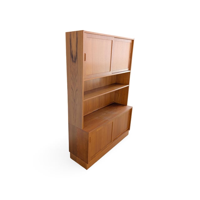 Mid-Century Danish Teak Bookcase by Poul Hundevad for Hundevad & Co. For Sale - Image 4 of 13
