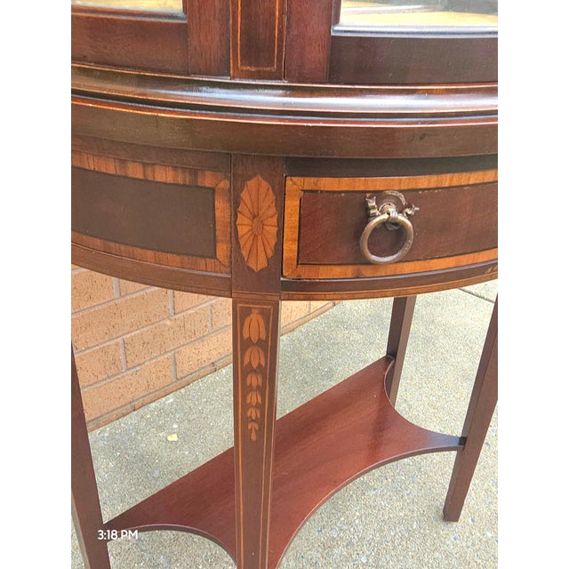 Wood Early 20th Century Italian Louis XV Style Marquetry Inlaid Mahogany Vitrine Cabinet For Sale - Image 7 of 12