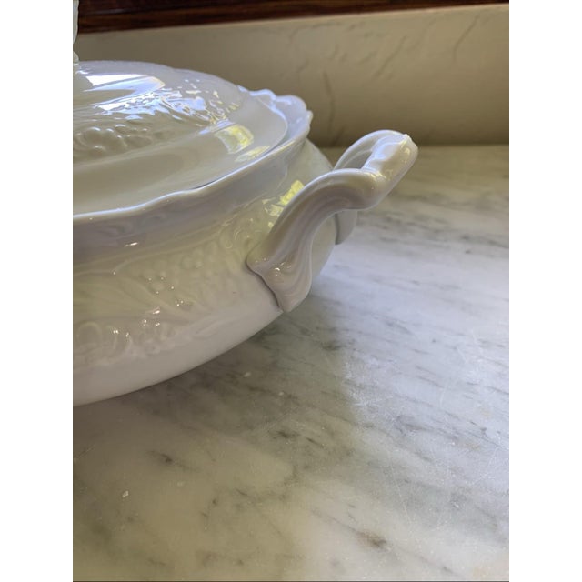 White Vintage Schumann Arzberg Bavaria Porcelain Covered Serving Bowl Tureen For Sale - Image 8 of 12