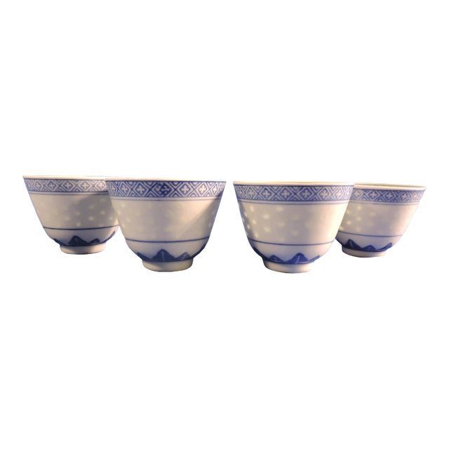 Mid 20th Century Jingdezhen Chinese Blue & White Porcelain Rice Grain Sake Cups- Set of 4 For Sale