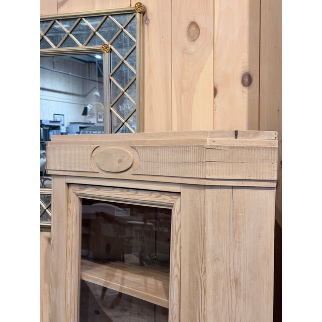 Traditional Late 20th Century Natural Pine Corner Display Cabinet With Fluted Crown and Glass Door For Sale - Image 3 of 9