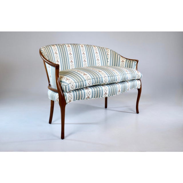 English Georgian Mahogany Upholstered Settee, Usa, 1990s For Sale - Image 3 of 13