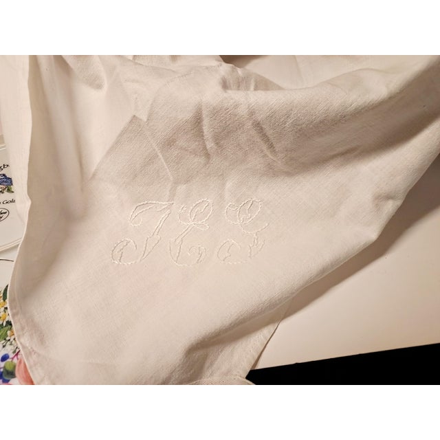 Birdwatchers Picnic Gift Basket- Set of 9 For Sale - Image 11 of 13