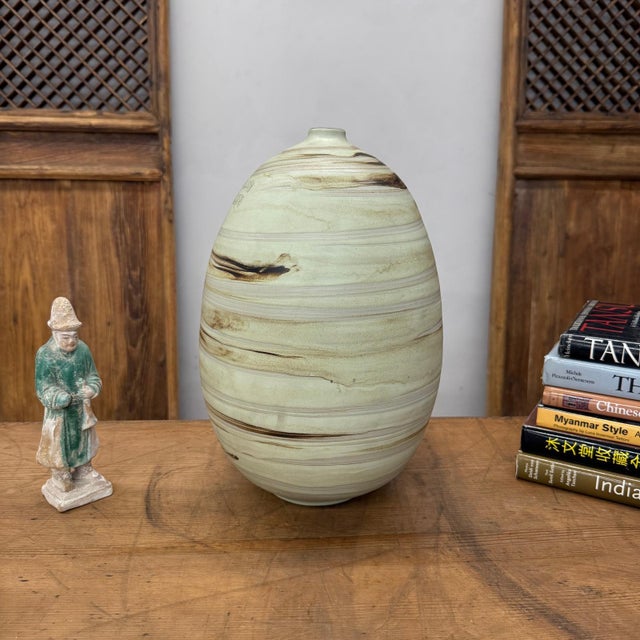 Late 20th Century Rounded Cream and Brown Swirled Ceramic Vase For Sale - Image 5 of 10