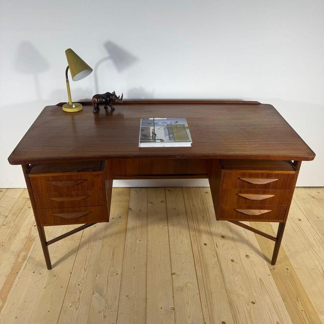 Teak Writing Desk – Svend Åge Madsen for H.P. Hansen (Denmark, 1960s)