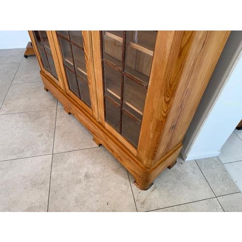 Art Nouveau Display Cabinet in Pine For Sale - Image 14 of 16