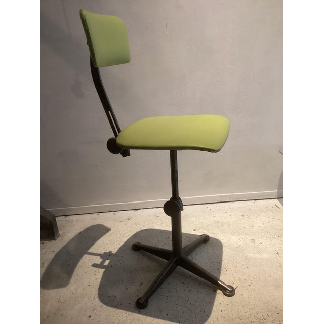 1960s Industrial Desk Chair by Friso Kramer for Ahrend De Cirkel, 1960s For Sale - Image 5 of 6