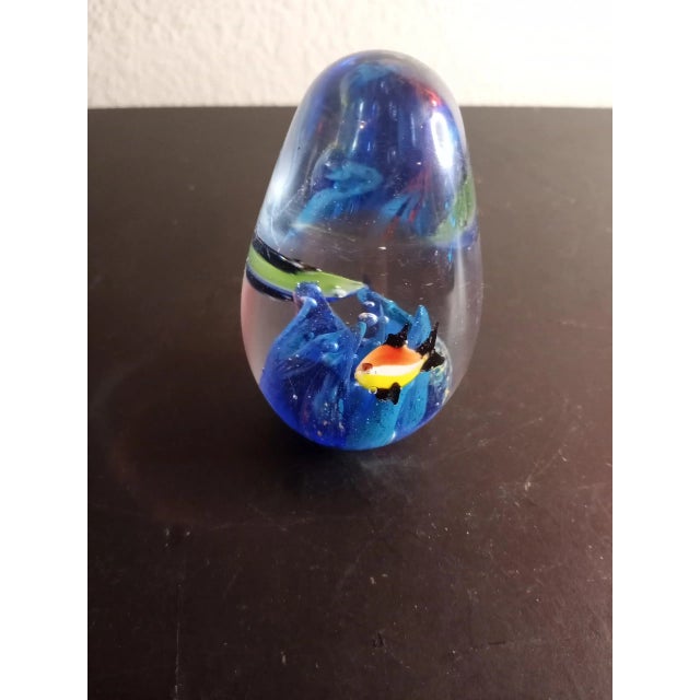 1980s Art Glass Fish Motifs Egg Shaped Paperweigh For Sale In Dallas - Image 6 of 6