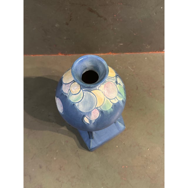Roseville Pottery 1920s Roseville Futura "Balloons" Vase 404-8 For Sale - Image 4 of 6