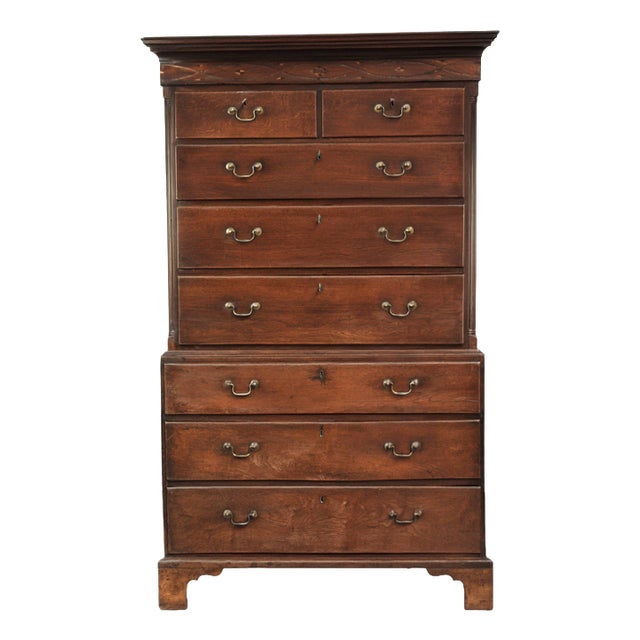 Antique English Chest of Drawers in Oak, 1700s For Sale