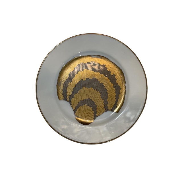 White 1980s Fitz & Floyd Shell Motif Plates – Set of 3 For Sale - Image 8 of 8