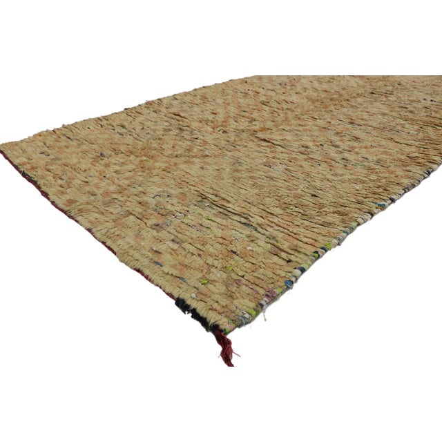 Vintage Berber Rehamna Moroccan Rug with Checkerboard Pattern 04'00 x 06'07. With its simplicity, geometric design and...