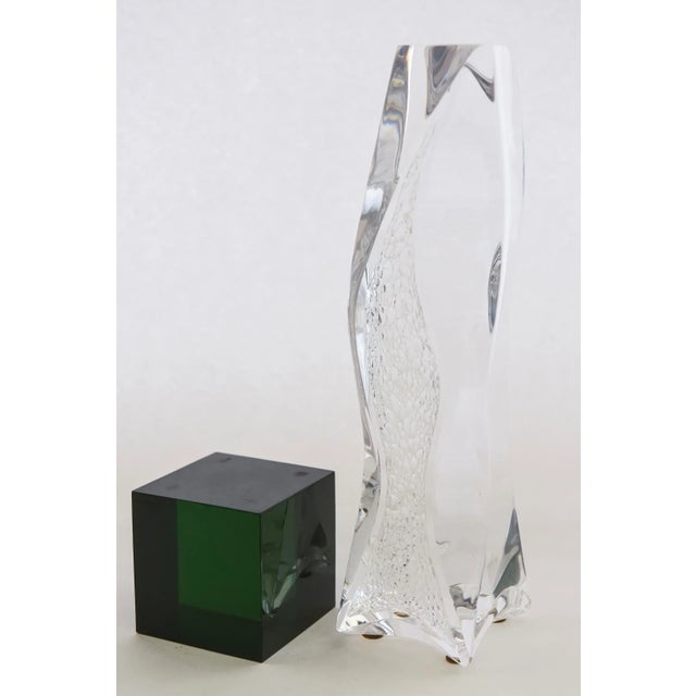 1980s Vintage Pebbled Textured Tall Transparent Lucite Sculpture on Green Lucite Base For Sale - Image 5 of 12