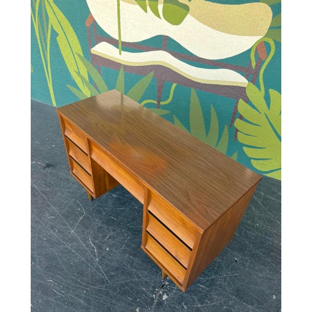Mid-Century Modern Mid Century Johnson Carper Brentwood Desk For Sale - Image 3 of 10