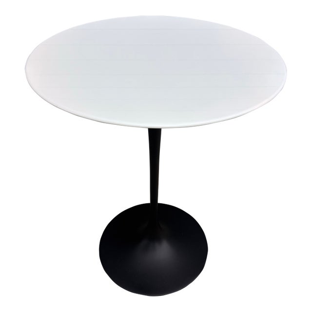 Knoll Quartz Top Round Table For Sale