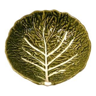 Vintage Bordallo Pinheiro Cabbageware Salad Bowl Green Leaf Majolica Ceramic Serving Dish New Traditional Dining Table Centerpiece Display For Sale