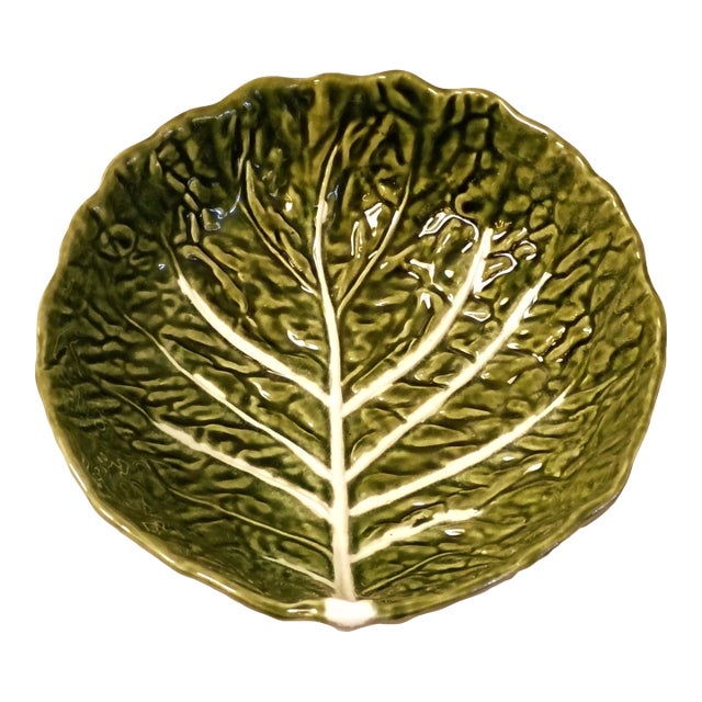Vintage Bordallo Pinheiro Cabbageware Salad Bowl Green Leaf Majolica Ceramic Serving Dish New Traditional Dining Table Centerpiece Display For Sale