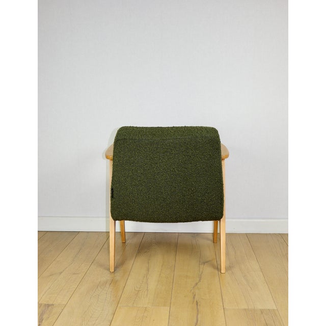 Wood Vintage 366 Armchair in Olive Green Boucle from Józef Chierowski, 1970s For Sale - Image 7 of 13