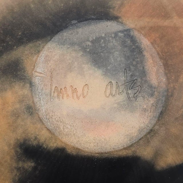 Signed 1990s Southwest Raku Pottery Vase by Lmno Arts – Gilt & Sunset Glaze Studio Ceramic For Sale - Image 9 of 9