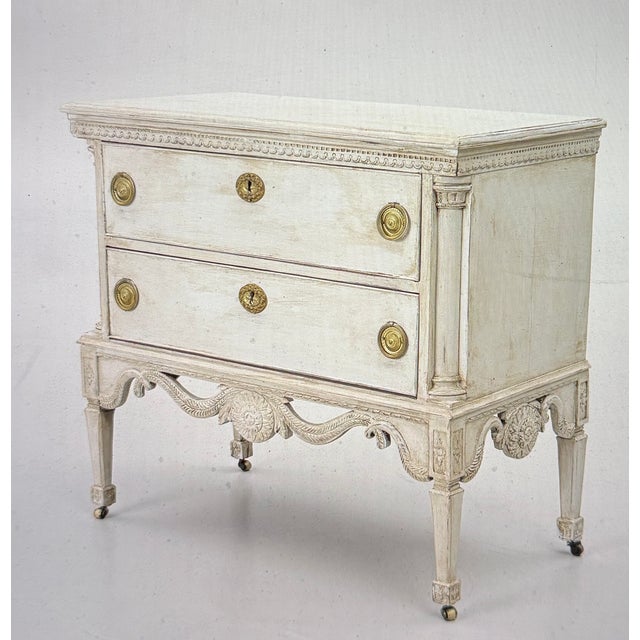 Gustavian Chest of Drawers, 1890s, in Good conditions. Designed 1890 to 1919