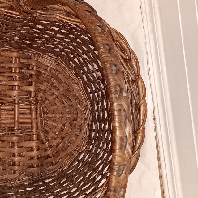 Vintage Medium Oval French Style Hand Woven Natural Wicker Basket. For Sale - Image 9 of 9