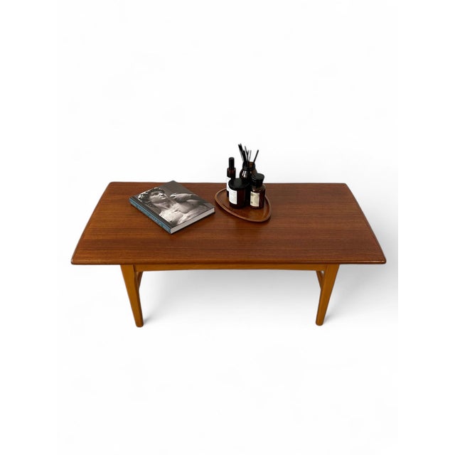Scandinavian Raisable and Expandable Coffee Table in Teak from AB Emmaboda Möbelfabrik, 1960s For Sale - Image 4 of 16
