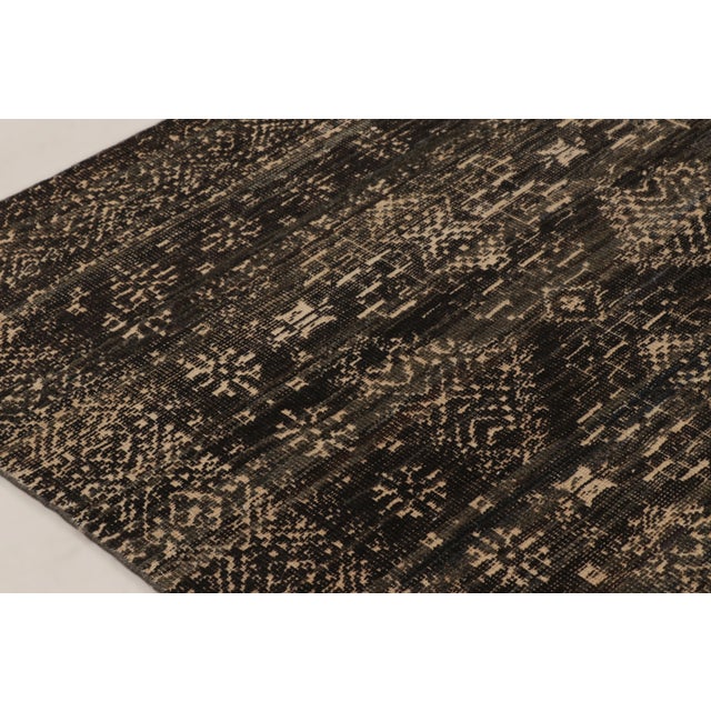 Late 20th Century Contemporary Geometric Wool Rug in Black & Beige by Rug & Kilim, India For Sale - Image 5 of 10