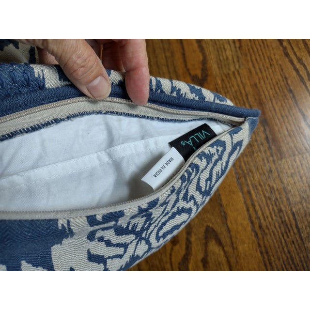 1990s Pair of Vintage Villa Textured Cotton Blue and Linen Pillows For Sale - Image 5 of 8