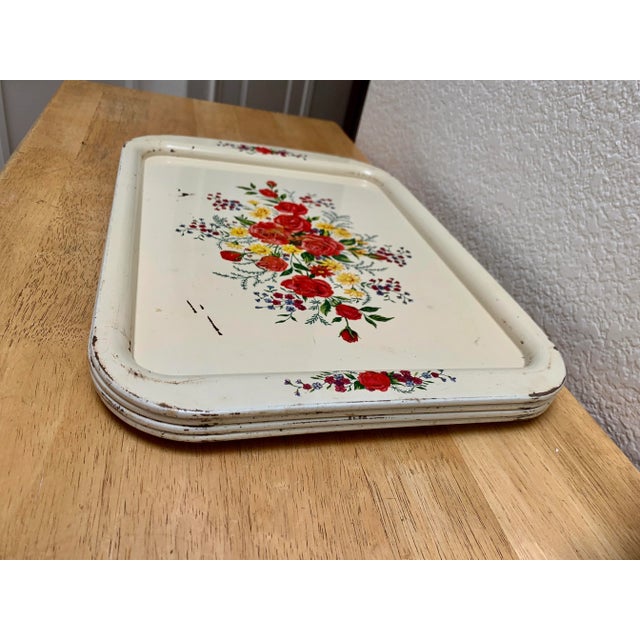 1960s Set of Four Cottage Chic Large Floral Trays For Sale - Image 5 of 11