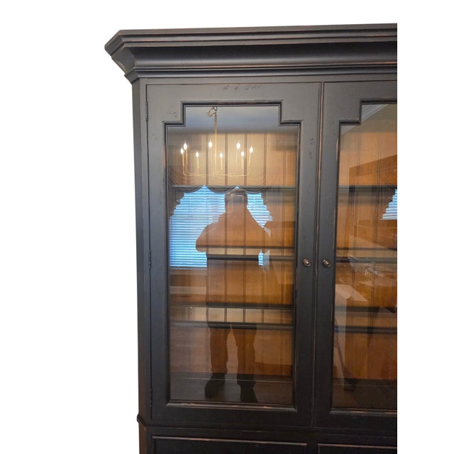 1990s Ethan Allen Custom Classics Spencer China Cabinet Display Curio Bookcase Hutch For Sale In Philadelphia - Image 6 of 16