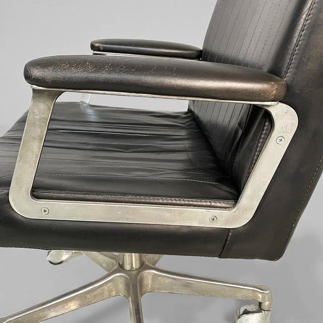 Italian Modern Leather and Metal Armchair by Osvaldo Borsani for Tecno, 1970s For Sale - Image 16 of 18