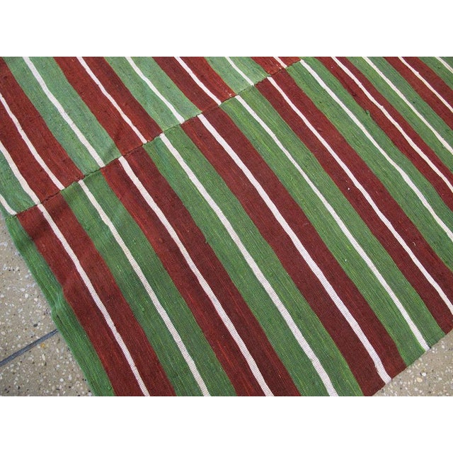 Galerie Shabab Collection Mid-20th Century Handmade Turkish Flat-Weave Kilim Room Size Accent Rug For Sale - Image 9 of 10