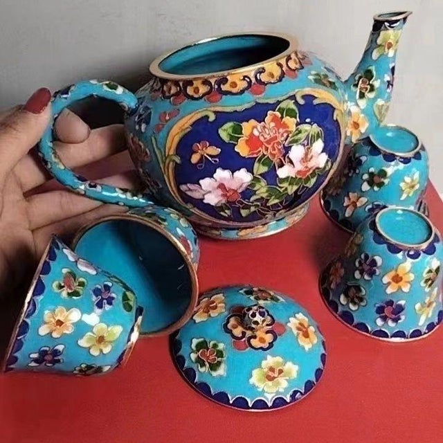 Vintage Cloisonné Enamel Tea Set – Teapot & 4 Cups, Floral Motif, Turquoise Ground For Sale - Image 4 of 9