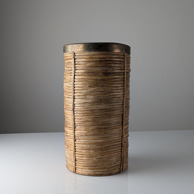 Brown Mid-Century Modern Italian Pencil Reed Rattan and Brass Umbrella Stand, 1970s For Sale - Image 8 of 9