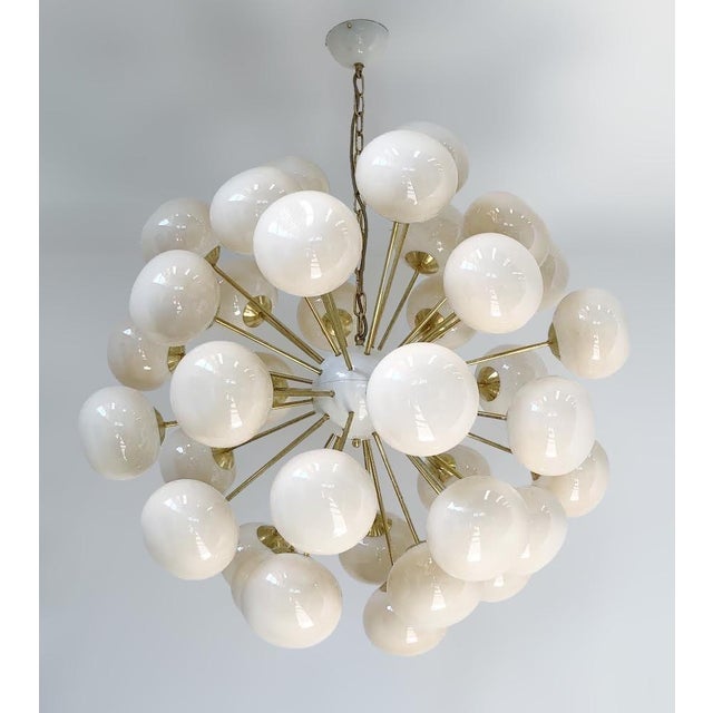 Italian 21st Century Nova Cream Murano Pebble Sputnik Chandelier by Fabio LTD For Sale - Image 3 of 8