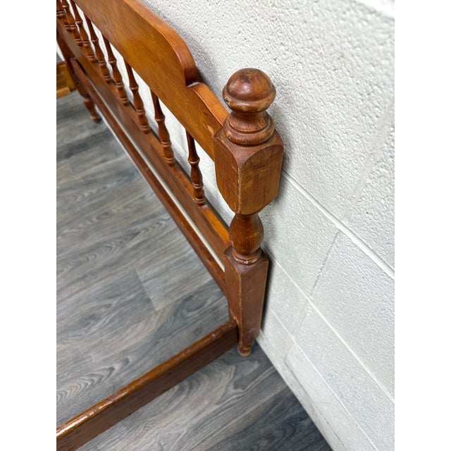 Vintage Full Size Early American Colonial Jenny Lind Spindle Bed For Sale - Image 11 of 16