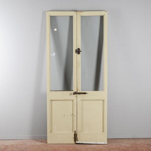 Two-Tone Double-Door in Glass For Sale - Image 5 of 9