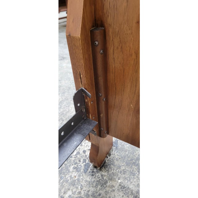 Late 20th Century Vintage Traditional Louis Phillipe Style Queen Size Sleigh Bed For Sale - Image 5 of 9