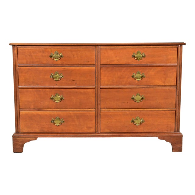 Kindel Furniture Georgian Carved Fruitwood Eight-Drawer Double Dresser, Circa 1980s For Sale
