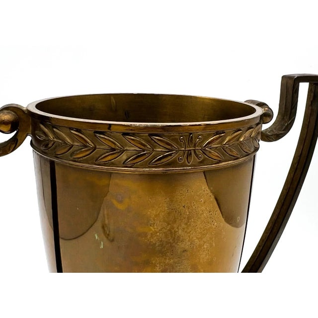 Mid-Century Brass Trophy Cup – Arlen Trophy Co., Brooklyn Ny – Double-Handled Laurel Urn – Mid-Century / Neoclassical Revival For Sale - Image 10 of 13