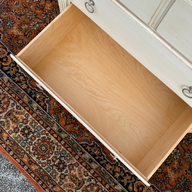 2000s Ethan Allen Swedish Home Collection Gustavian 3 Drawer Bachelor's Chest (10-5401 Linen) For Sale In Philadelphia - Image 6 of 16