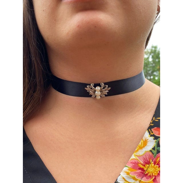 Early 20th Century, The Erica: Antique Pearl and Diamond Pendant/ Pin Combination For Sale In Philadelphia - Image 6 of 7