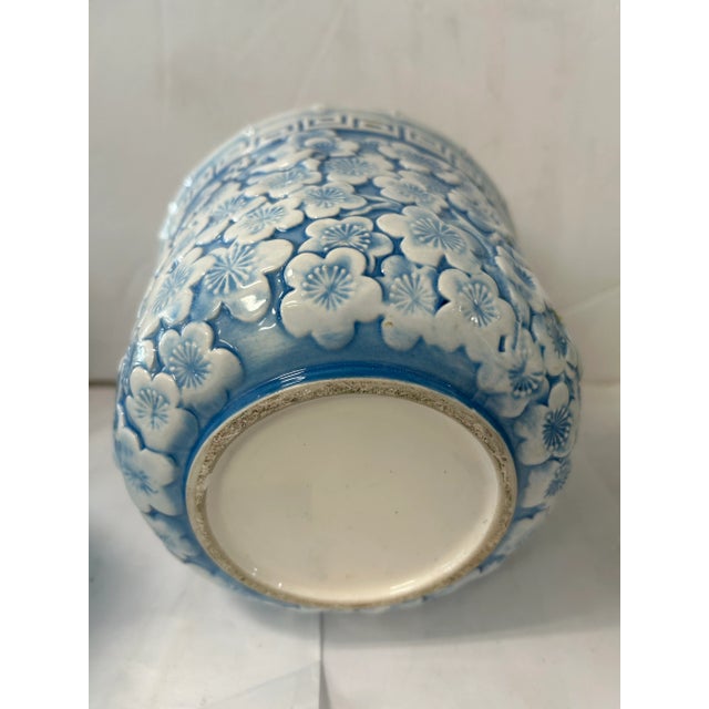 Hollywood Regency 1980s Blue and White Floral Ceramic Planter With Greek Key and Faux Bamboo Border For Sale - Image 3 of 4