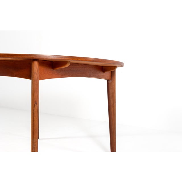 Brown Mid-Century Modern Teak Dining Table with Two Extendable Leaves from H.P. Hansen, 1960s For Sale - Image 8 of 18