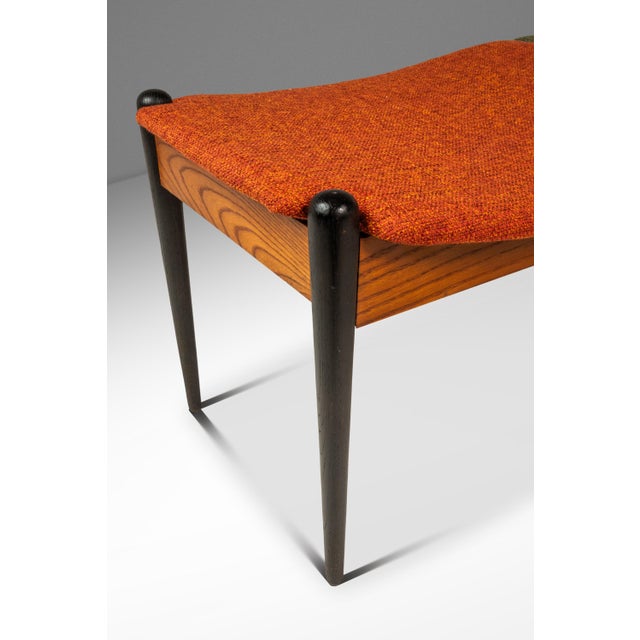 Rare Mid-Century Modern Two Seater Sculpted Bench in Oak & New Two-Toned Upholstery by Arthur Umanoff, Usa, C. 1960s For Sale - Image 14 of 18