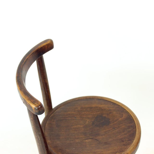 Round Bentwood Children's Chair from Tatra, 1950s For Sale - Image 3 of 14
