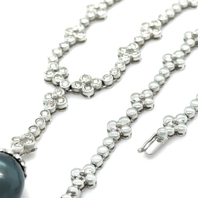 Metal 18ct White Gold Tahitian Pearl and Diamond Necklace 1.20ct 35.17g For Sale - Image 7 of 8